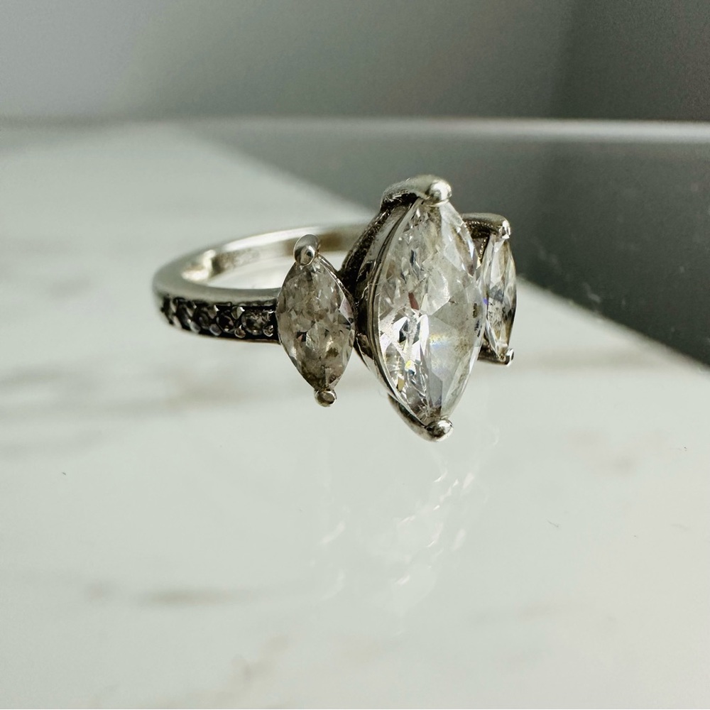 925 Sterling Silver Marquise CZ and Pave Ring – Elegant Three-Stone Design - Picture 5 of 10